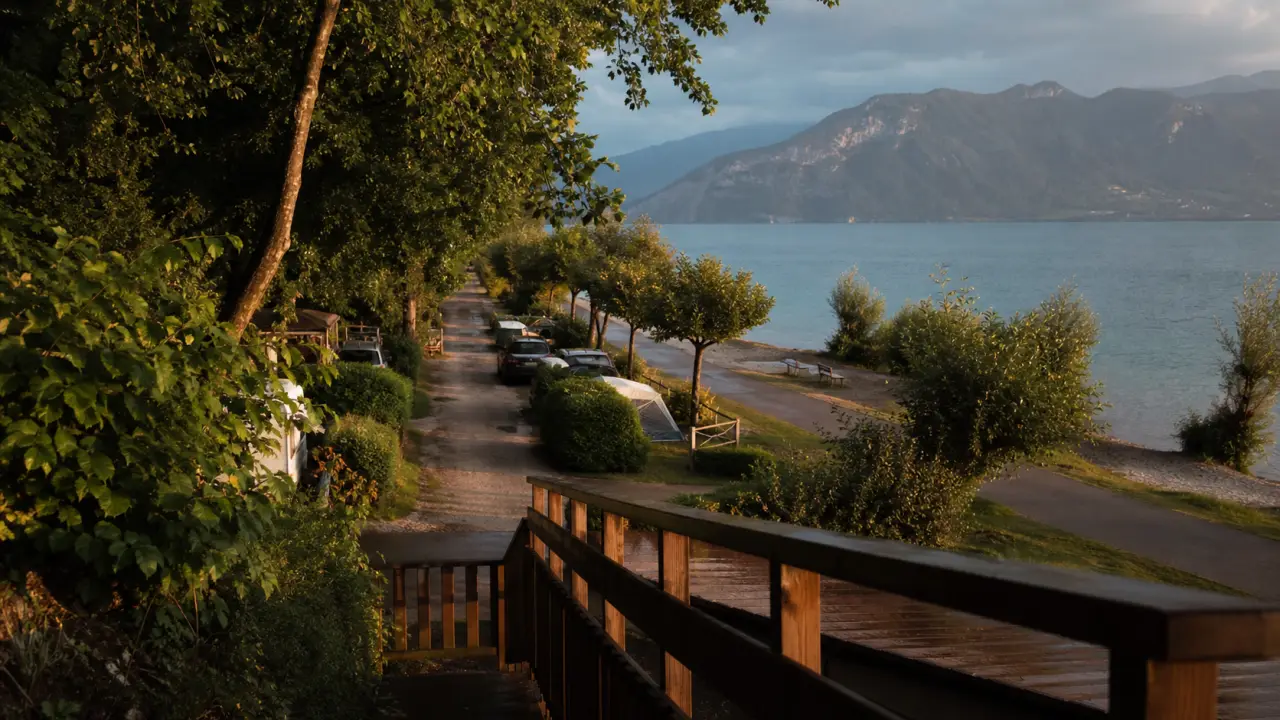 Au coeur du lac camping annecy au bord du lac à Sévrier, plage et Voie Verte